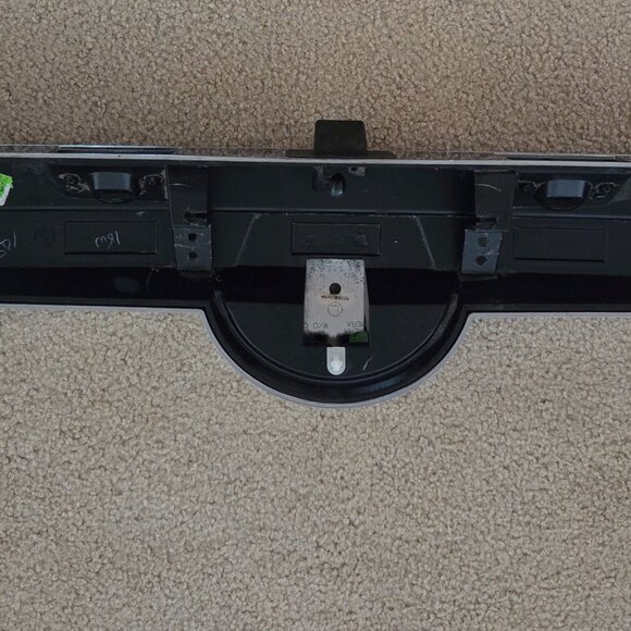 Cadillac Chrome Applique ASM L/Gate CTR 158394 21/22 (107) - Picture 2 of 3